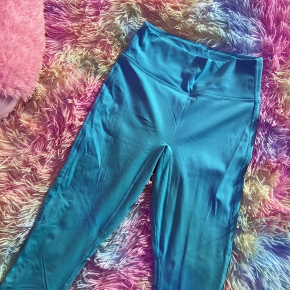 Brand new fabletics yoga pants - Picture 3 of 3